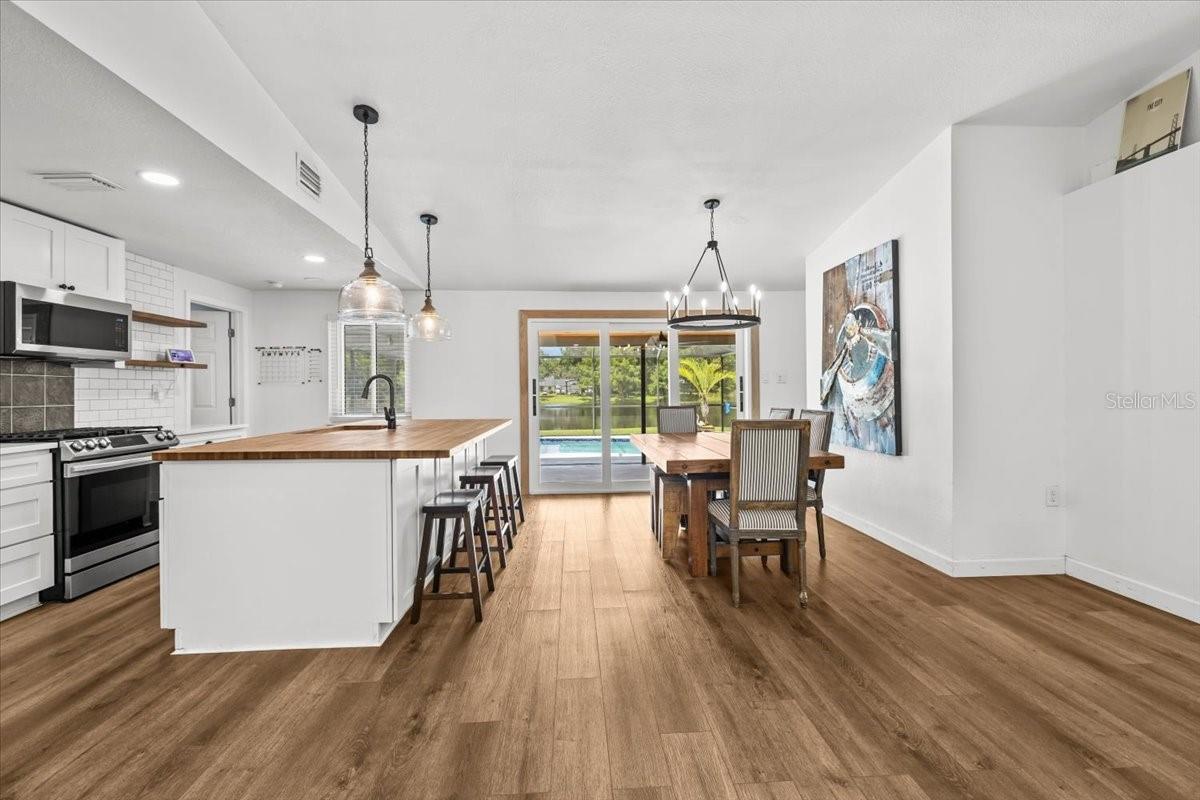 Image 13 of 36 For 5827 Silver Moon Avenue