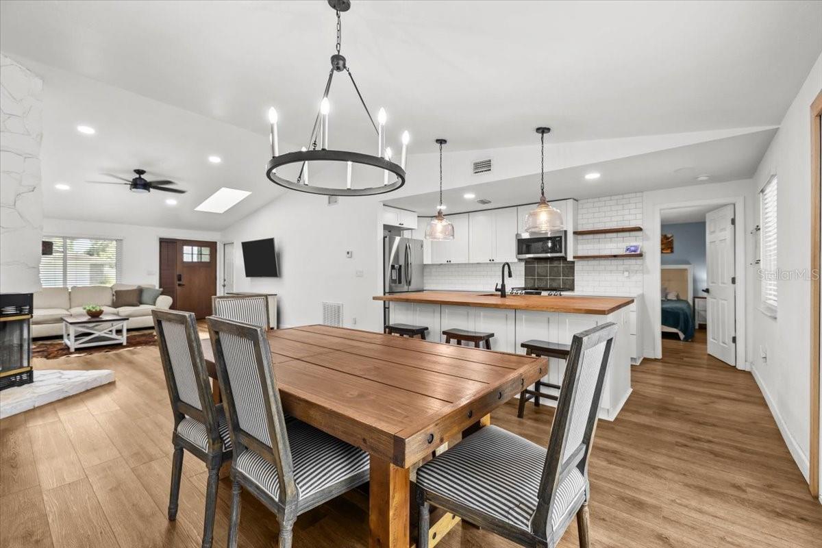 Image 14 of 36 For 5827 Silver Moon Avenue