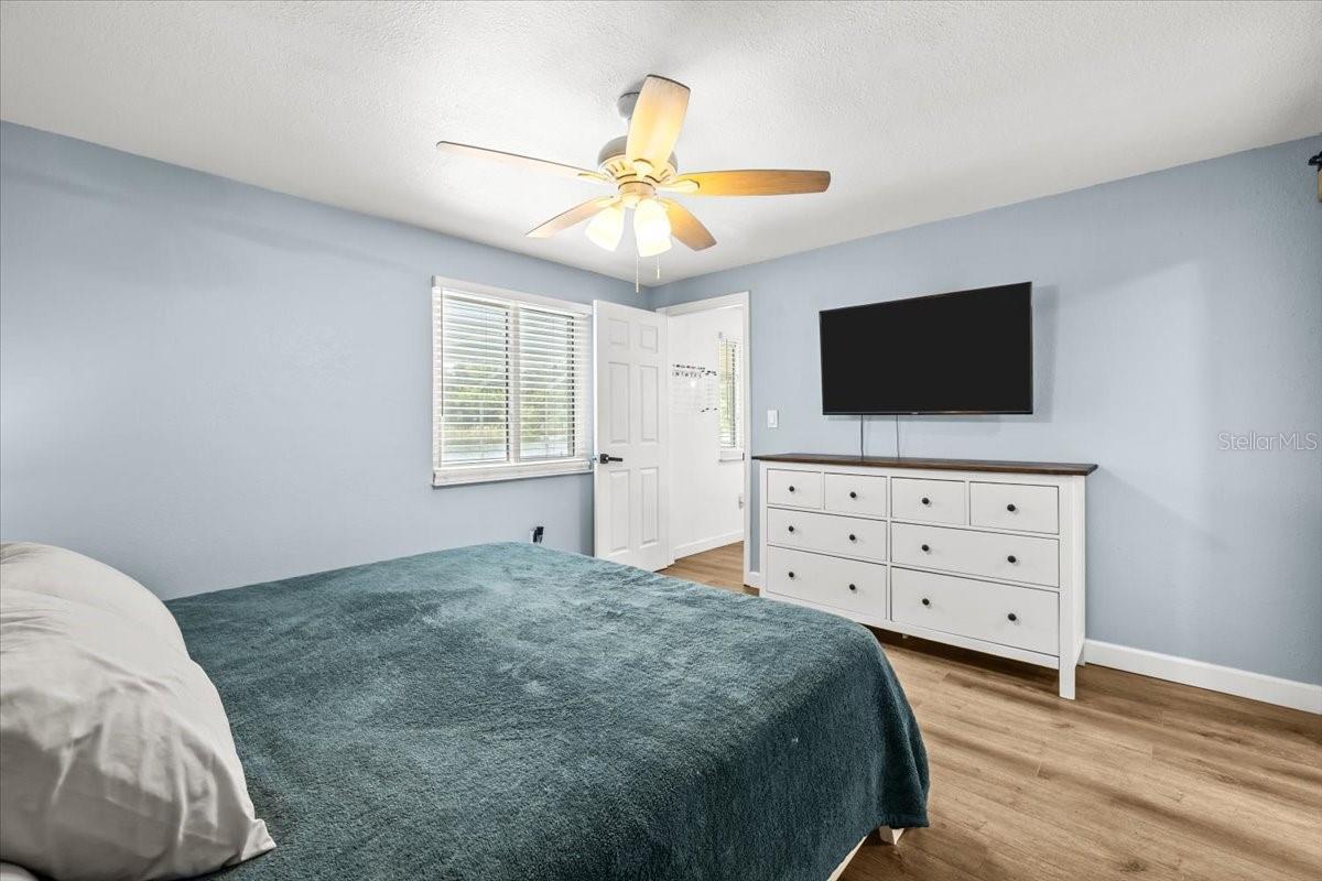 Image 19 of 36 For 5827 Silver Moon Avenue