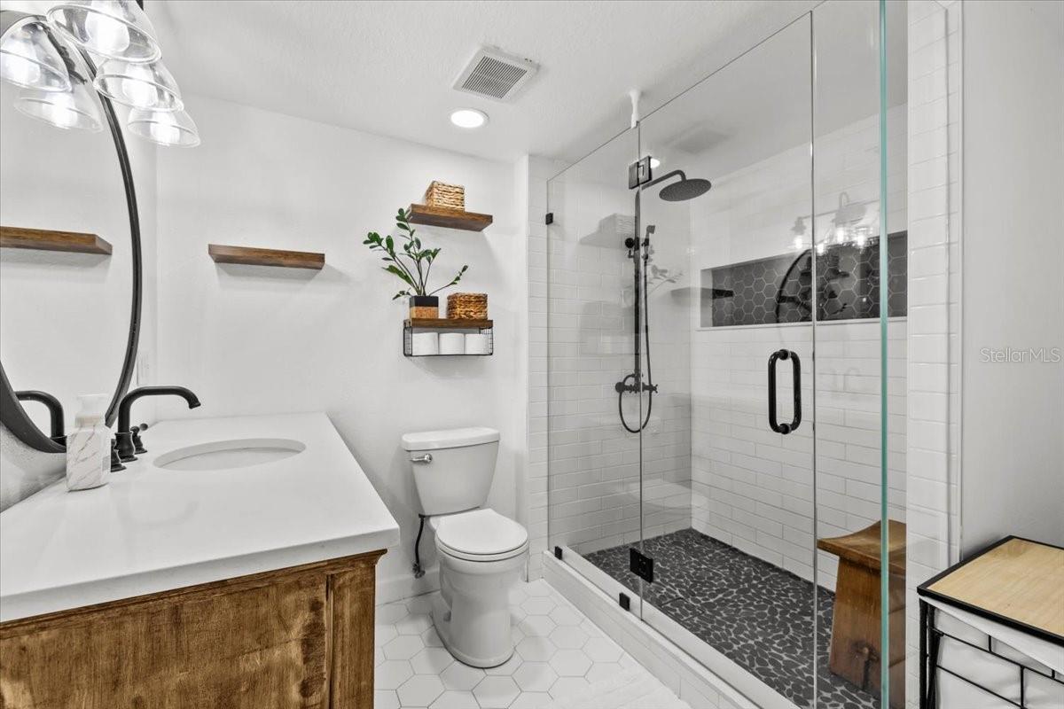 Image 21 of 36 For 5827 Silver Moon Avenue
