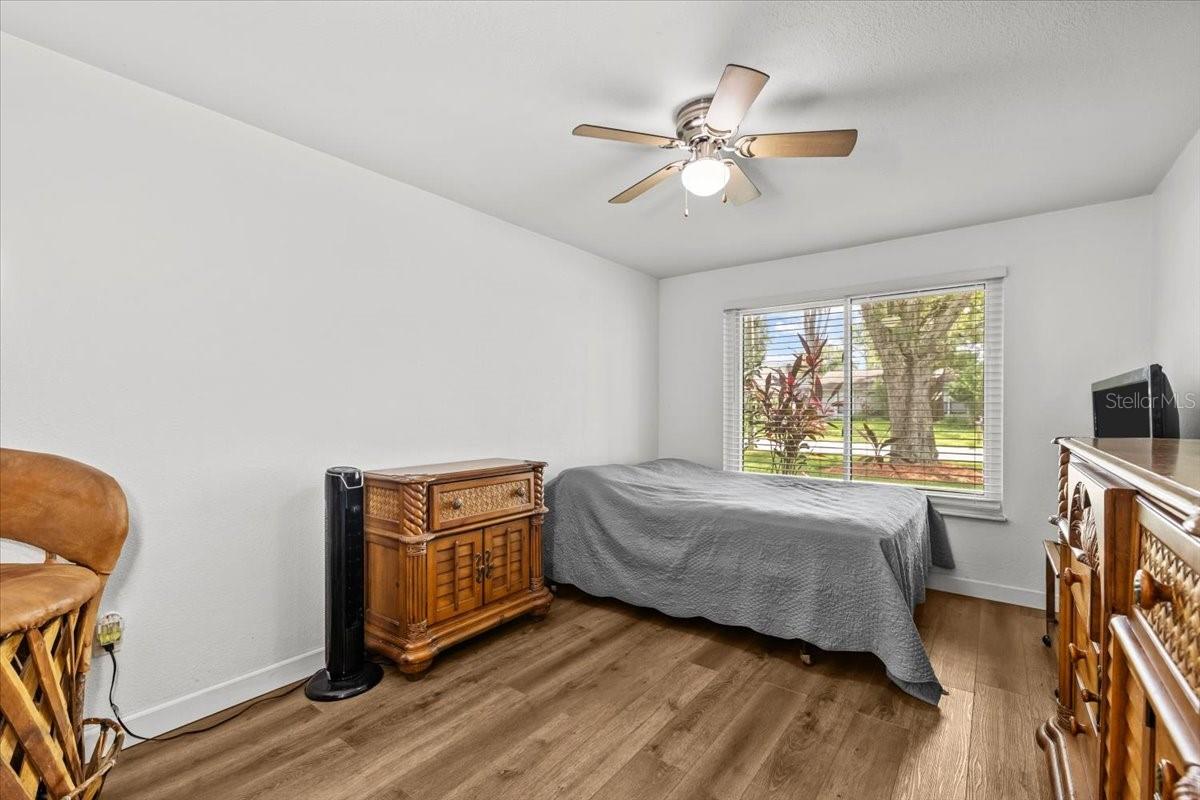 Image 26 of 36 For 5827 Silver Moon Avenue