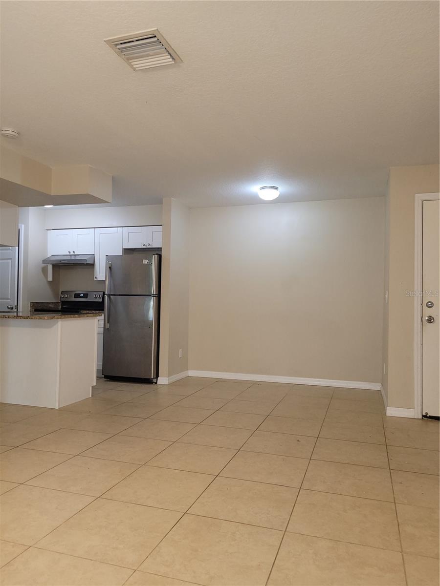 Image 5 of 16 For 534 Golden Raintree Place 8