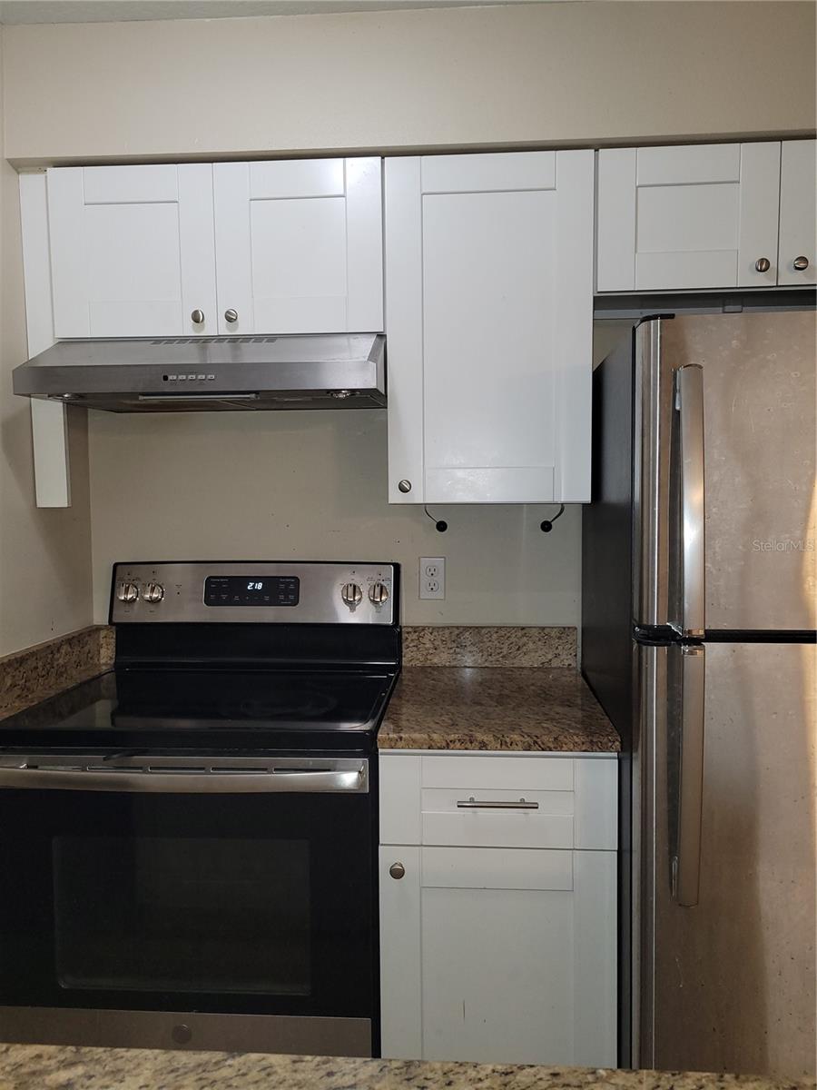 Image 7 of 16 For 534 Golden Raintree Place 8