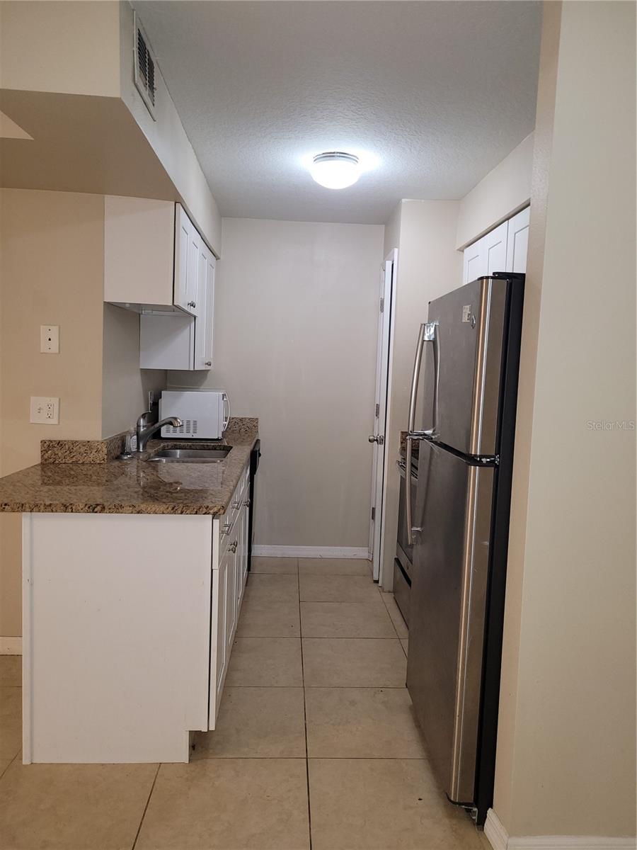 Image 8 of 16 For 534 Golden Raintree Place 8