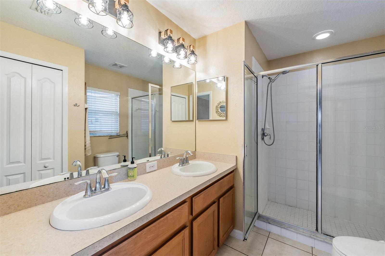 Image 14 of 36 For 13515 Fladgate Mark Drive