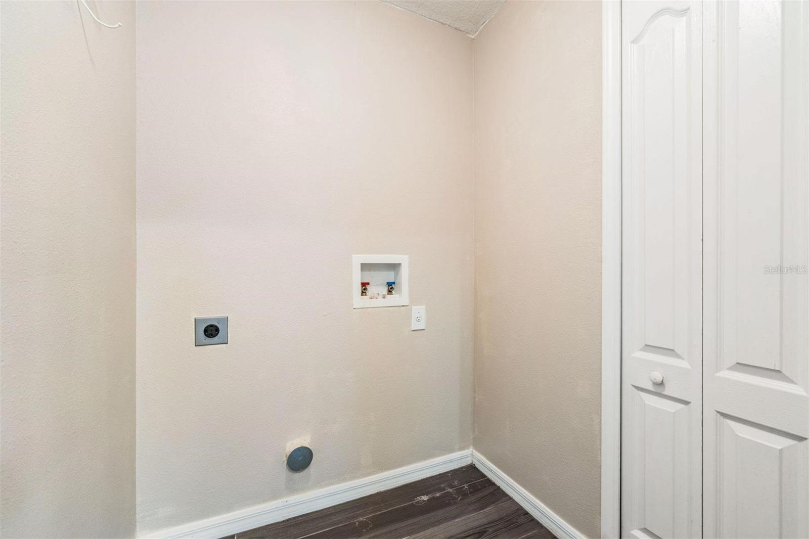 Image 17 of 36 For 13515 Fladgate Mark Drive