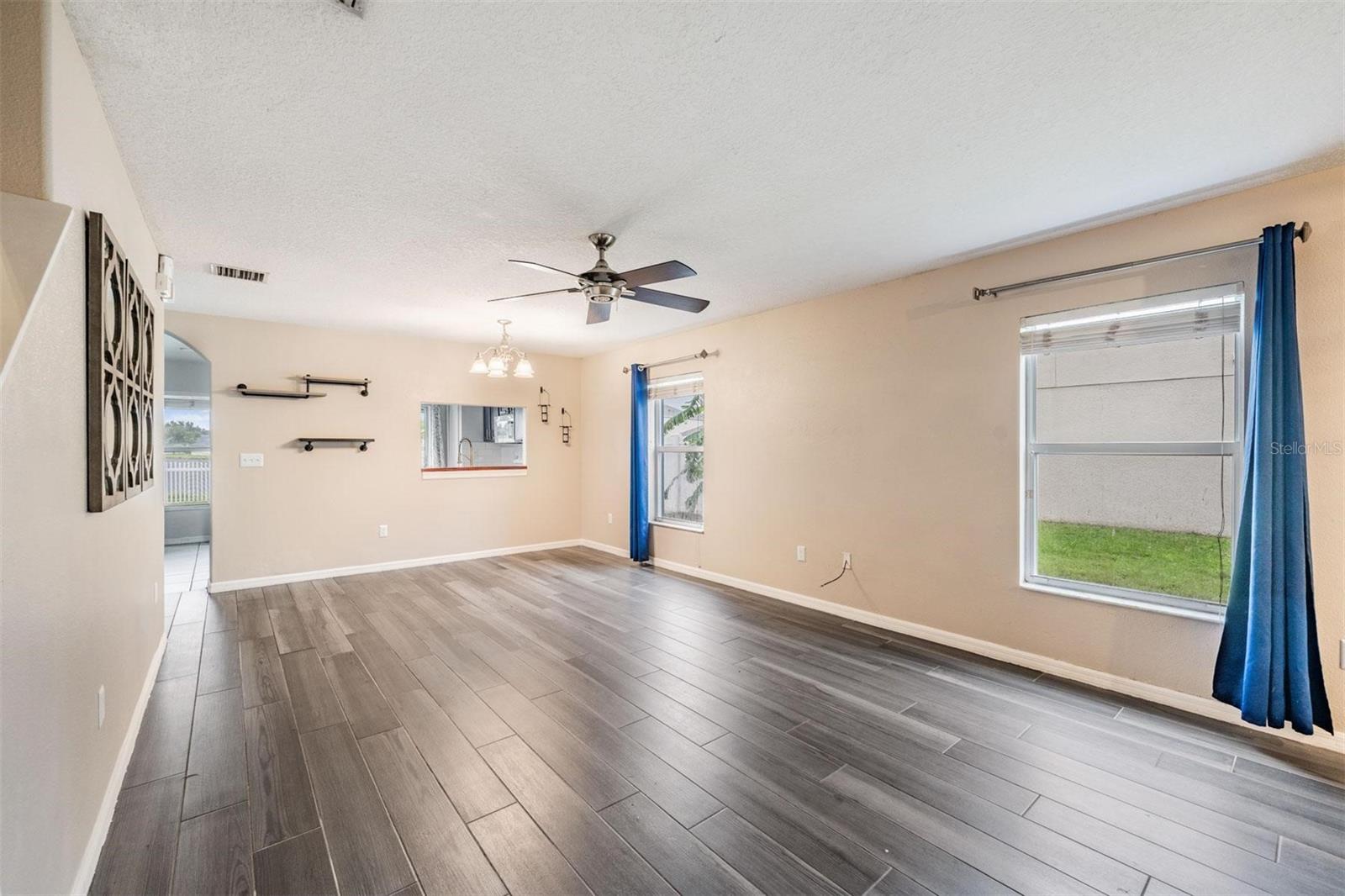 Image 4 of 36 For 13515 Fladgate Mark Drive