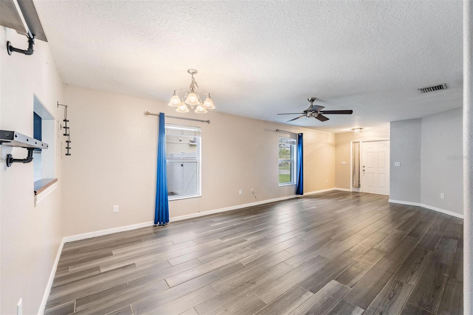 Image 7 of 36 For 13515 Fladgate Mark Drive