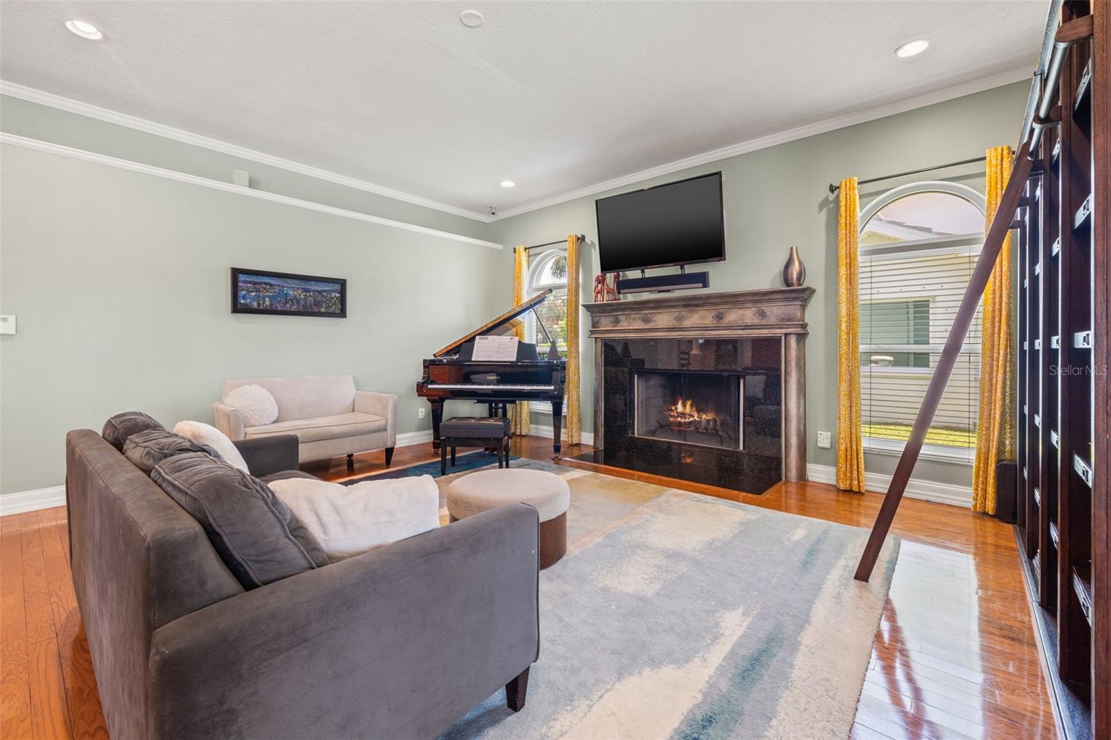 Image 21 of 58 For 4673 Alisa Circle Ne