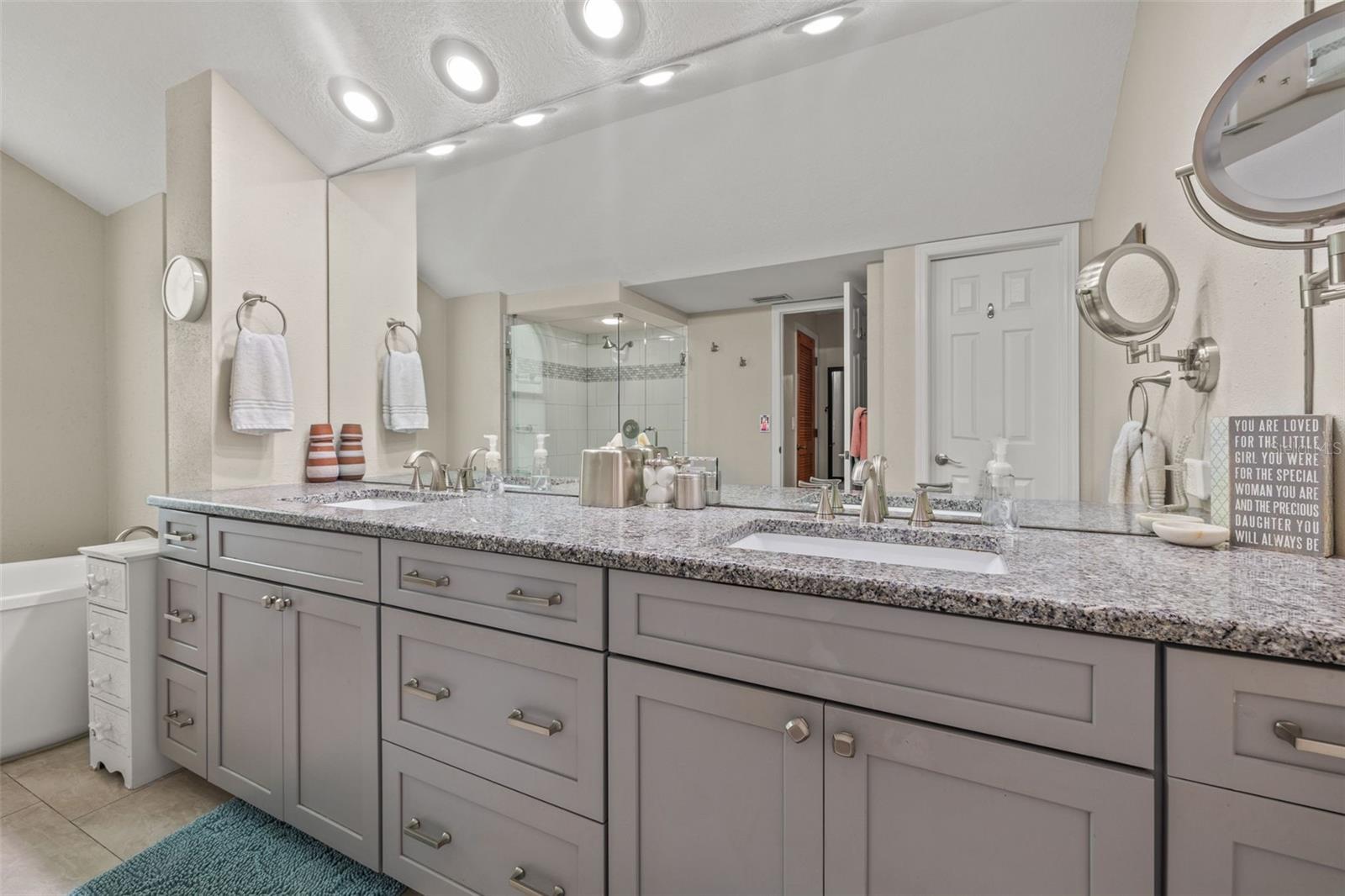 Image 29 of 58 For 4673 Alisa Circle Ne