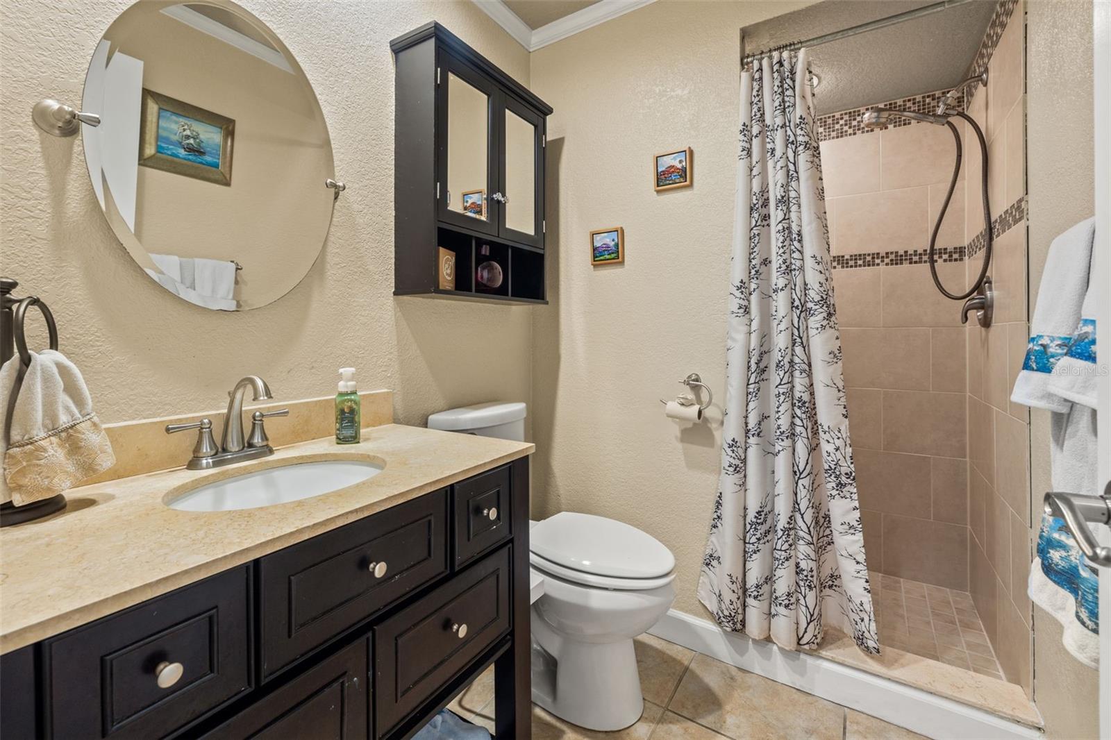 Image 33 of 58 For 4673 Alisa Circle Ne