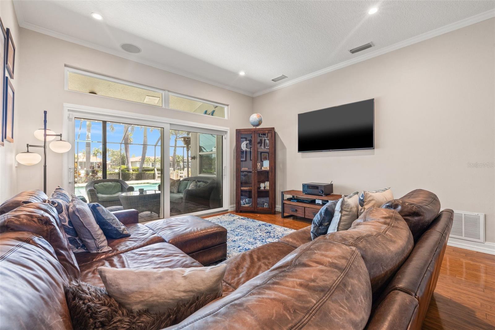 Image 8 of 58 For 4673 Alisa Circle Ne