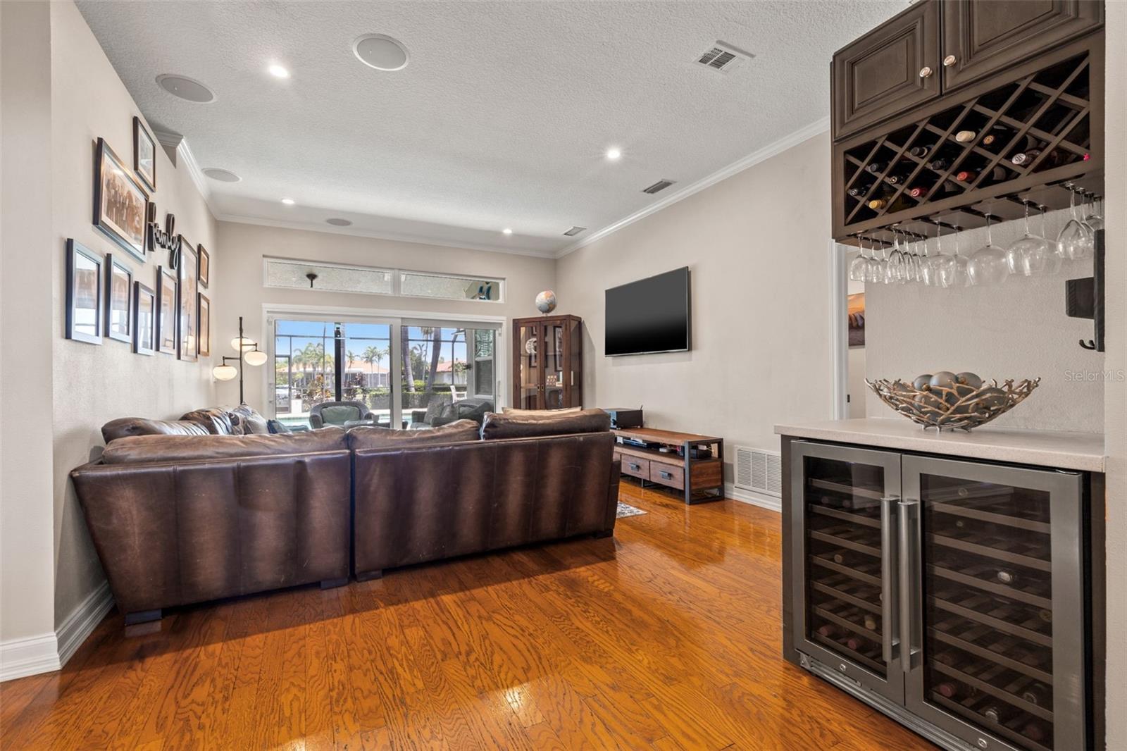 Image 9 of 58 For 4673 Alisa Circle Ne