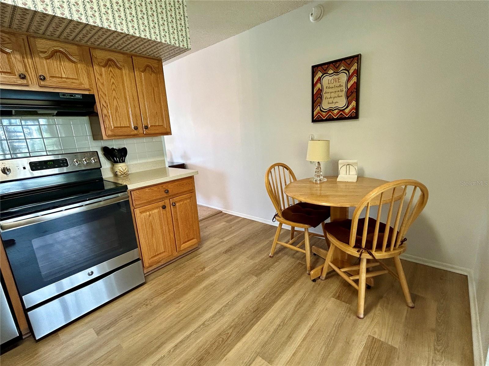 Image 10 of 50 For 2426 Ecuadorian Way 58