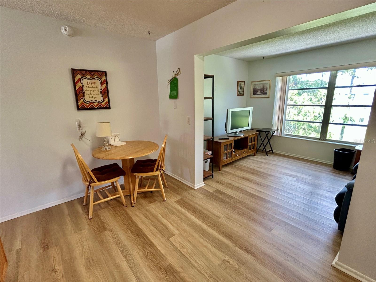 Image 11 of 50 For 2426 Ecuadorian Way 58