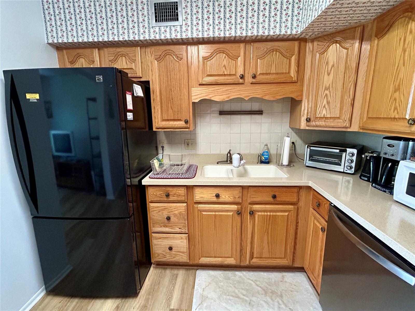 Image 12 of 50 For 2426 Ecuadorian Way 58