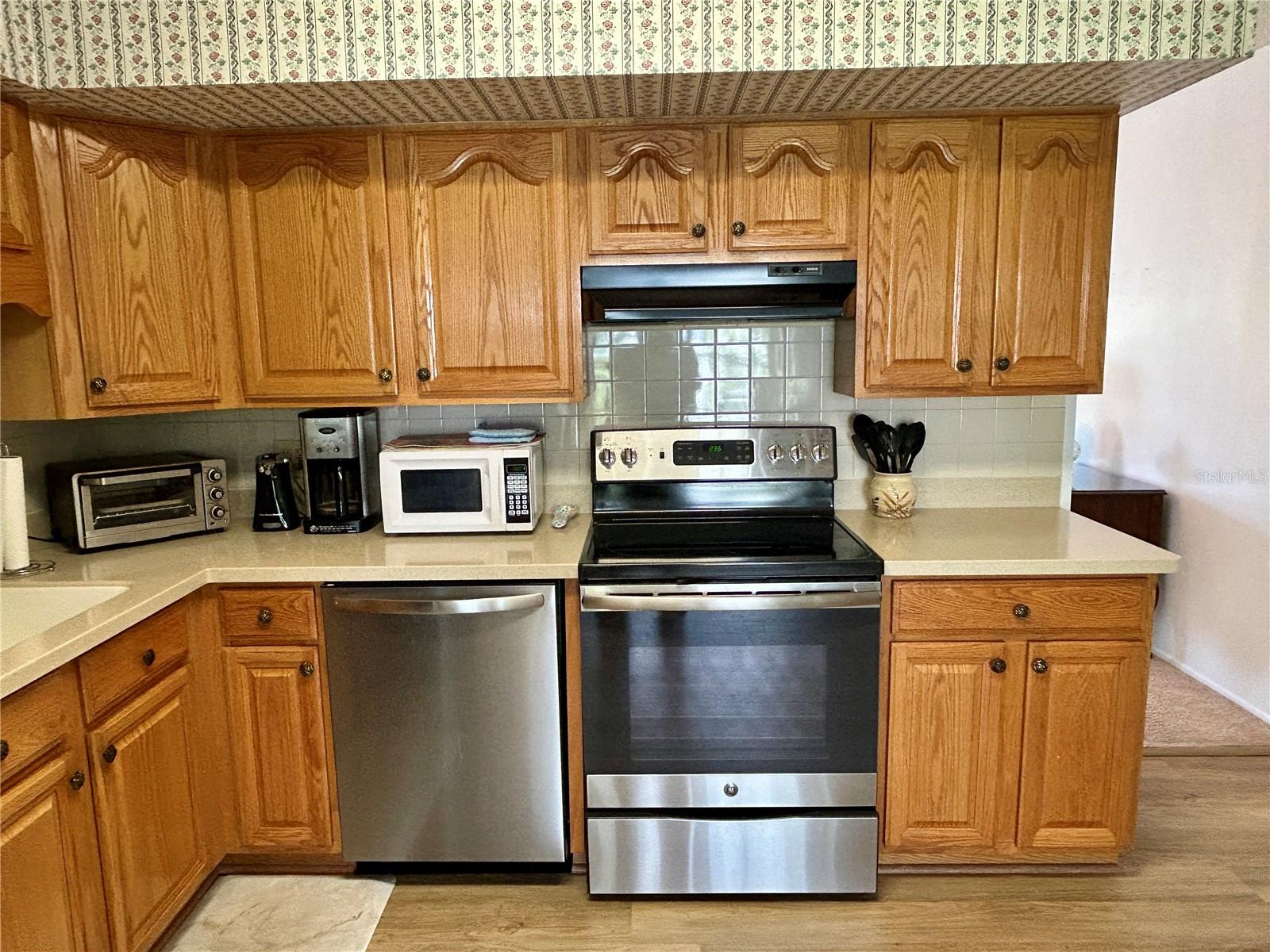 Image 13 of 50 For 2426 Ecuadorian Way 58