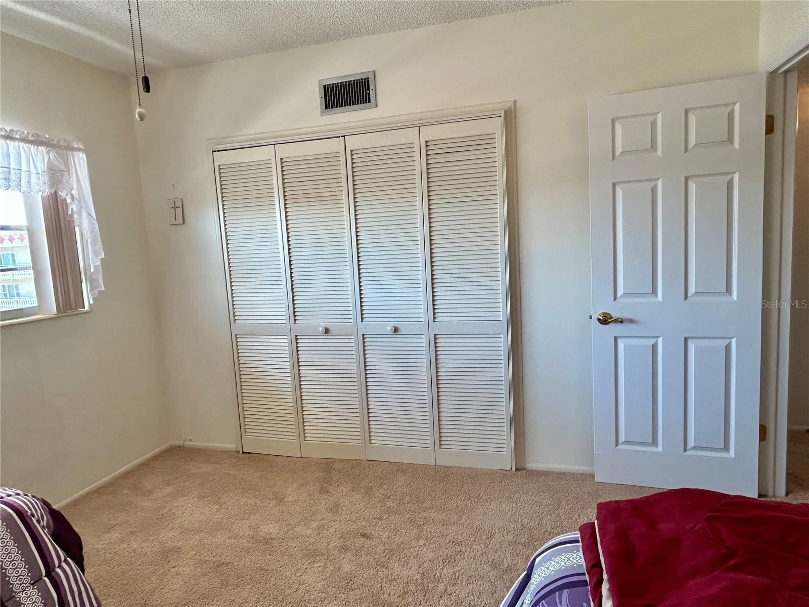 Image 27 of 50 For 2426 Ecuadorian Way 58