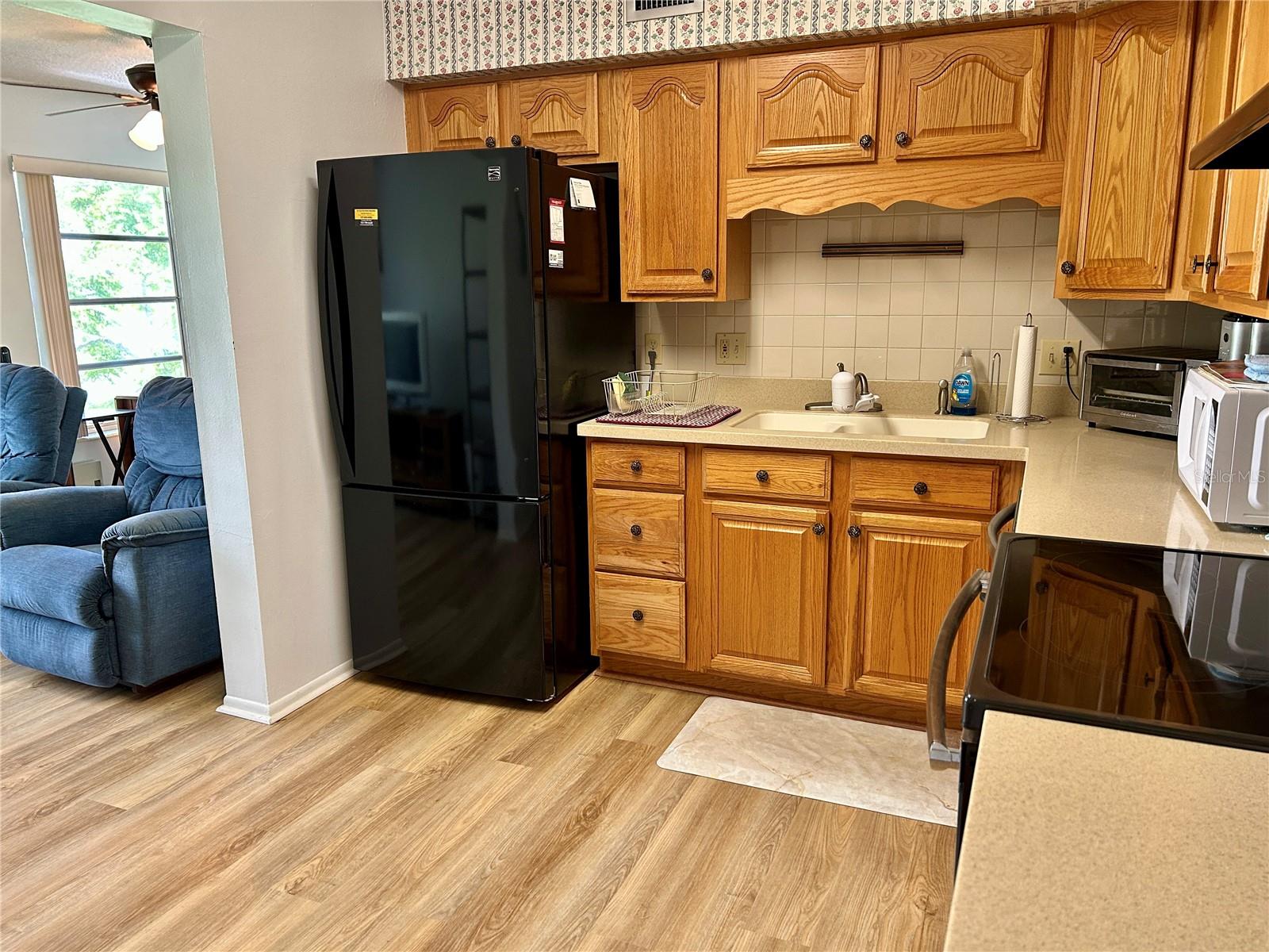 Image 8 of 50 For 2426 Ecuadorian Way 58