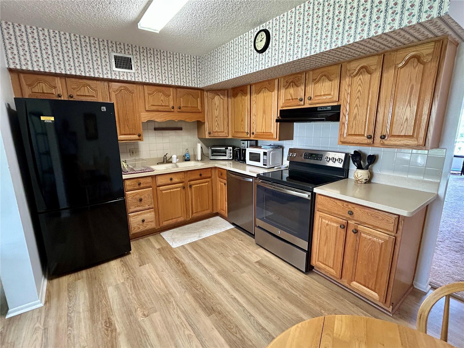 Image 9 of 50 For 2426 Ecuadorian Way 58