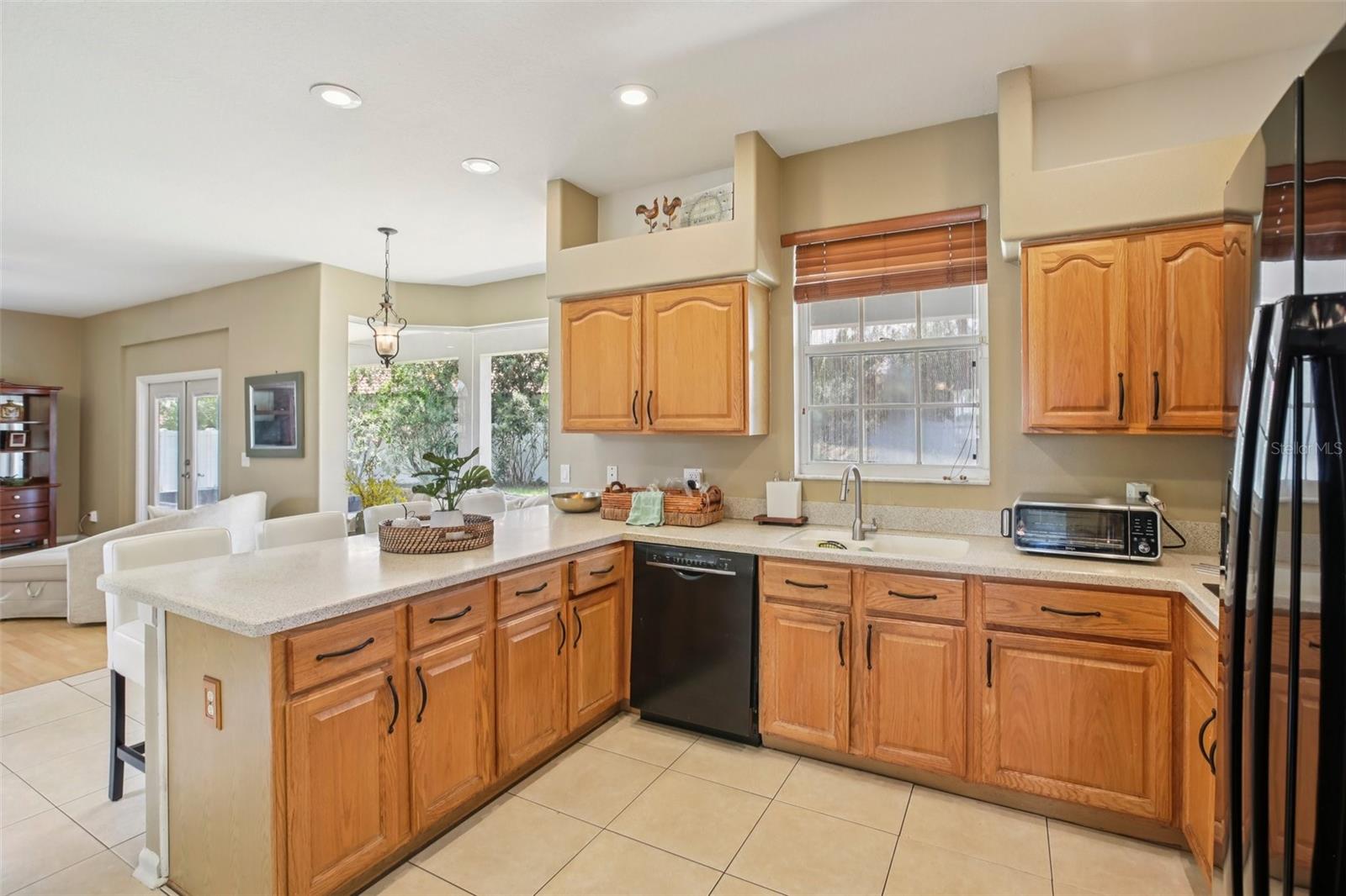 Image 10 of 50 For 736 Tuscanny Street