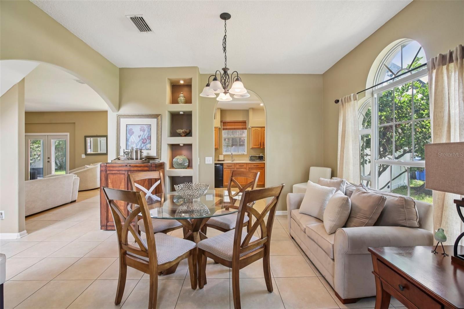 Image 13 of 50 For 736 Tuscanny Street