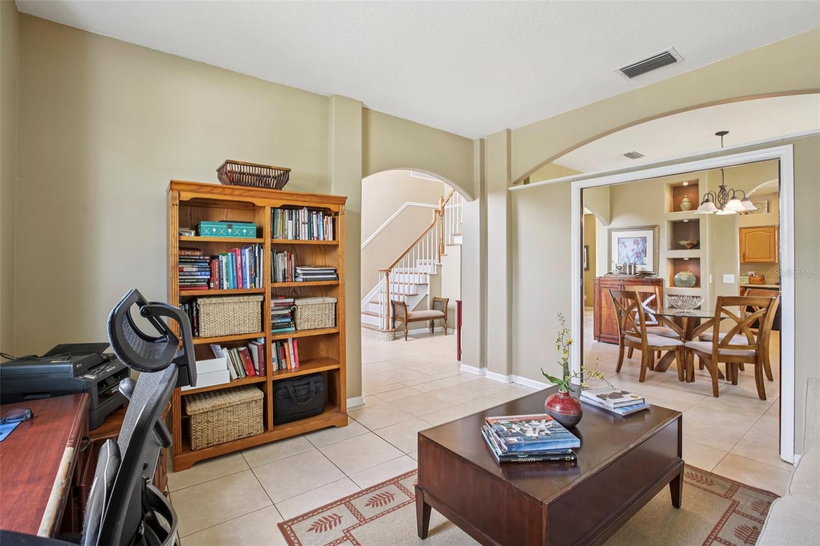 Image 6 of 50 For 736 Tuscanny Street