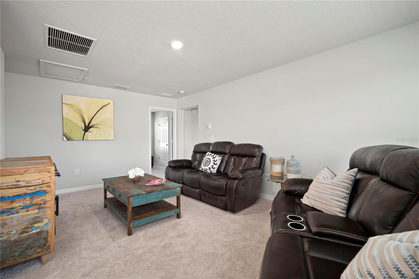 Image 36 of 91 For 5636 Silver Sun Drive