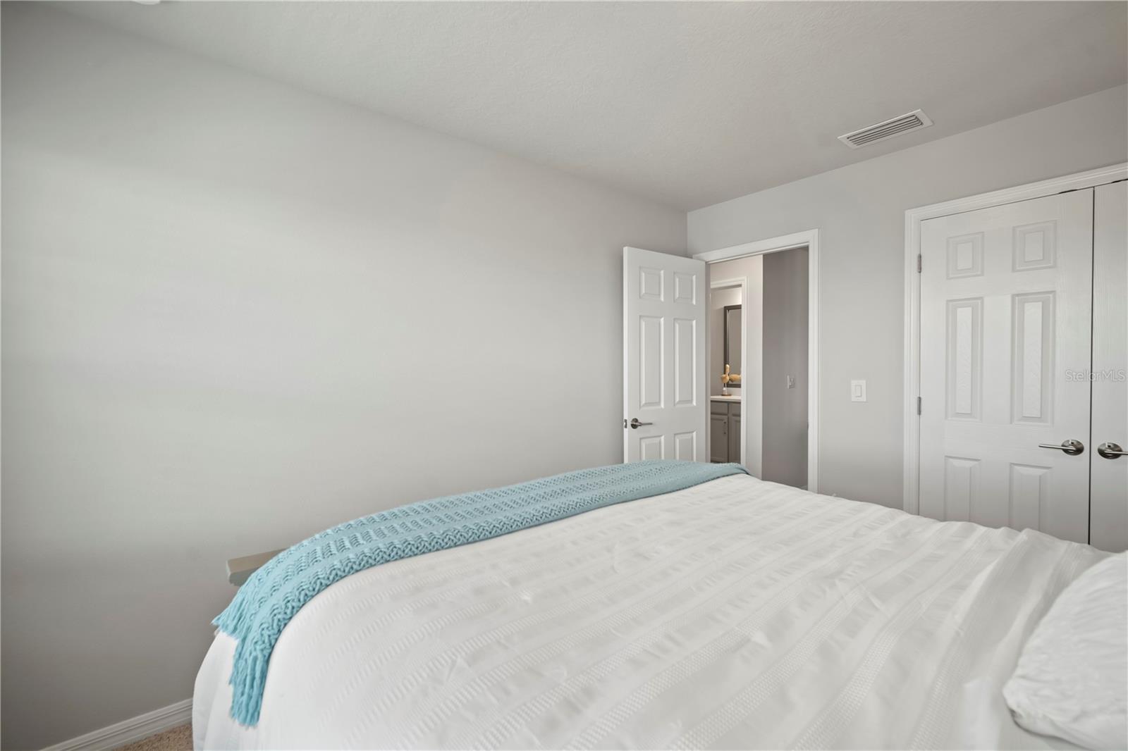 Image 45 of 91 For 5636 Silver Sun Drive