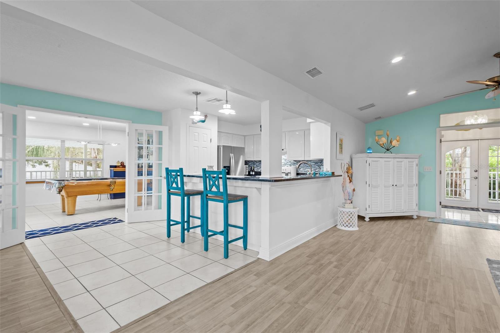 Image 12 of 51 For 405 Charleston Avenue
