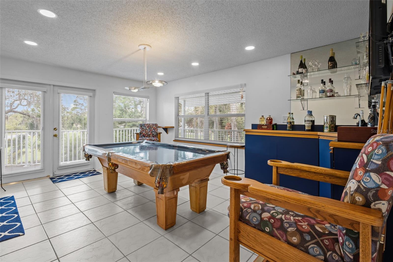 Image 18 of 51 For 405 Charleston Avenue