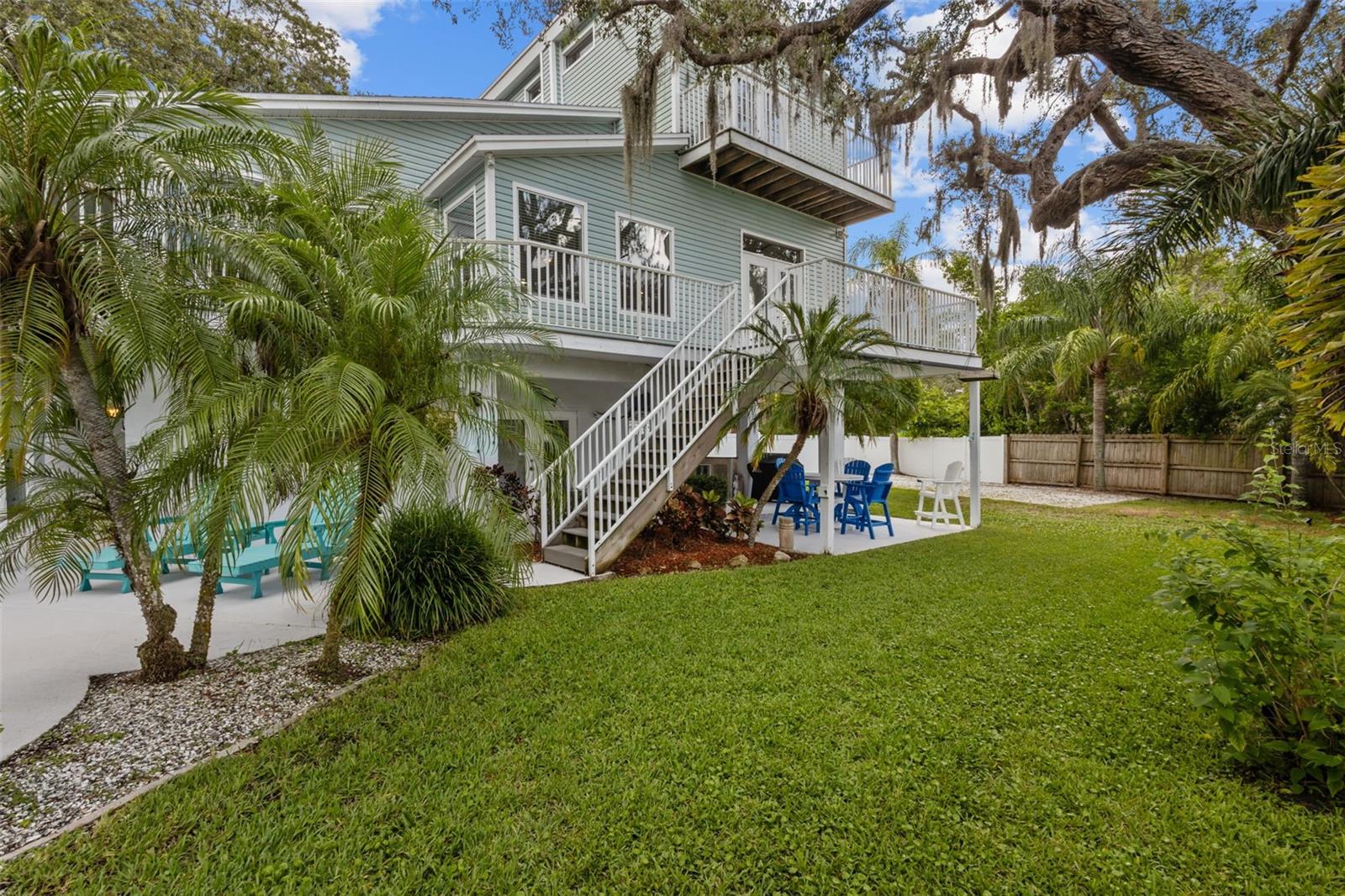 Image 4 of 51 For 405 Charleston Avenue