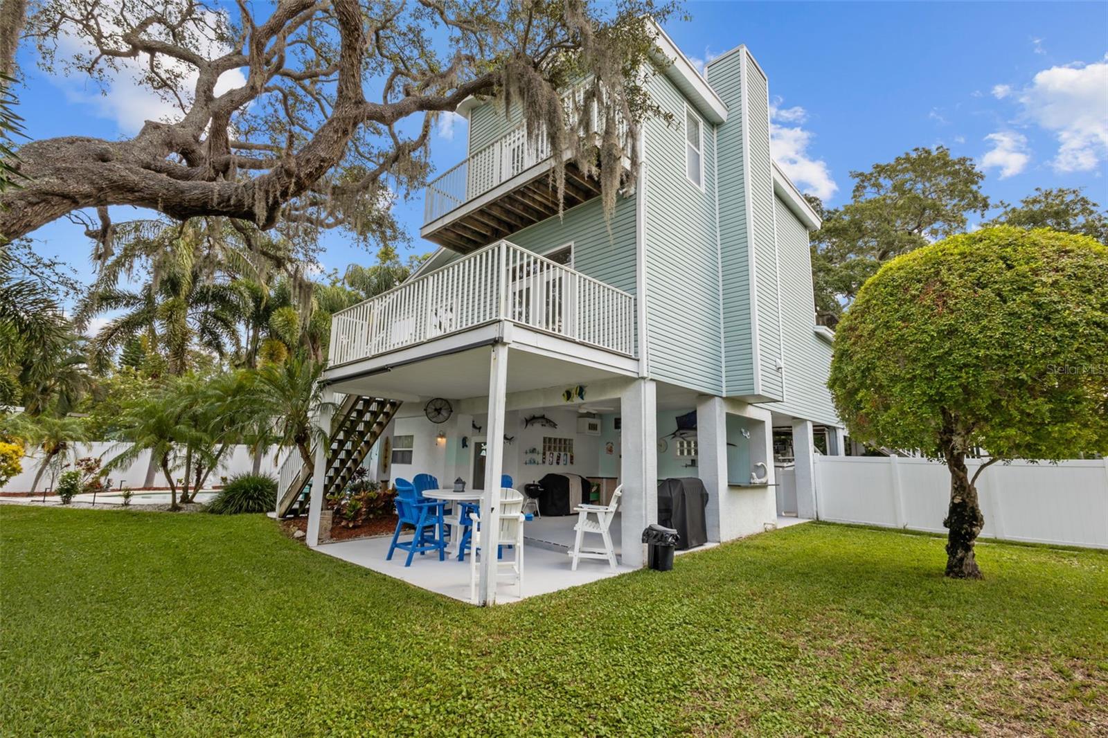 Image 42 of 51 For 405 Charleston Avenue