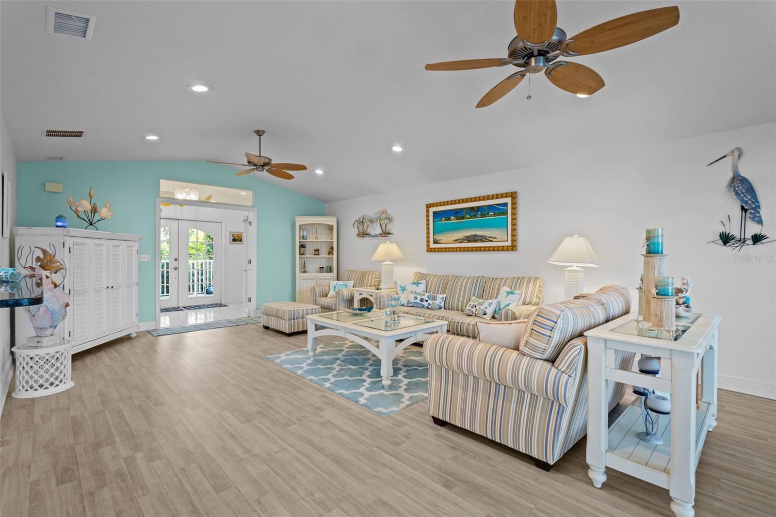 Image 9 of 51 For 405 Charleston Avenue