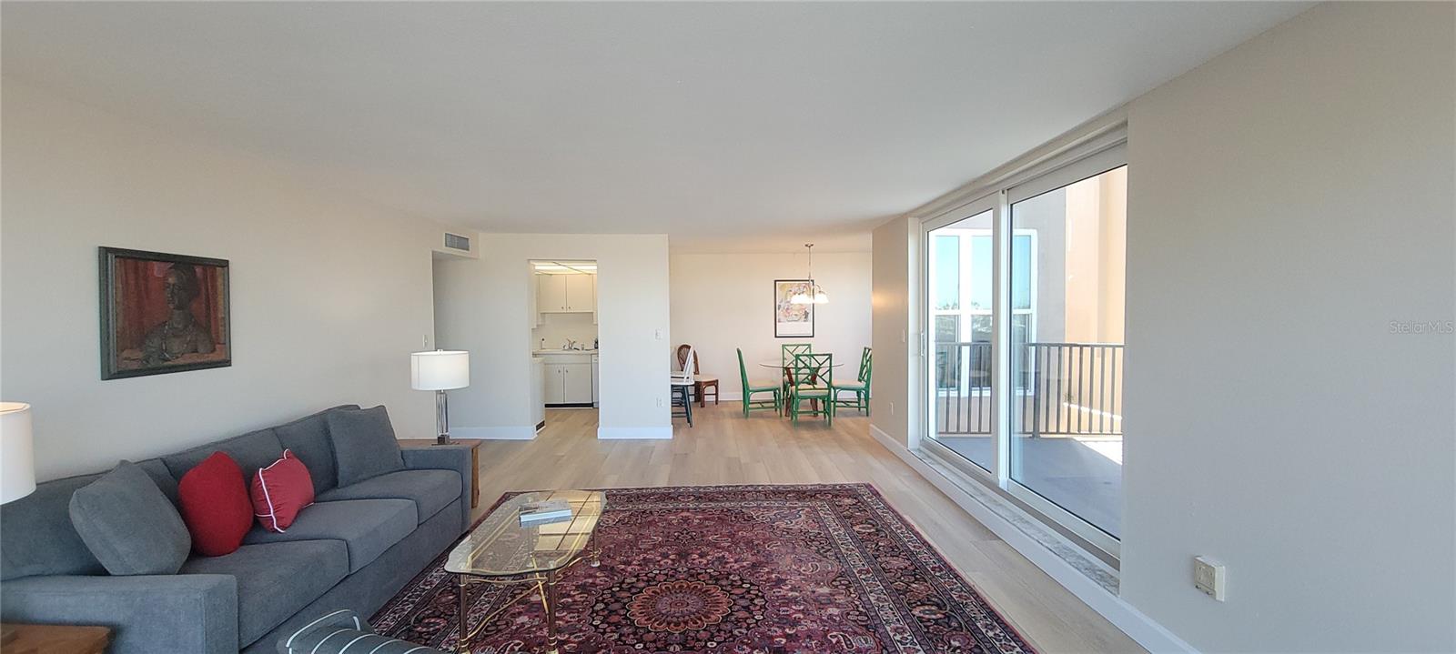 Image 4 of 43 For 632 Edgewater Drive 235