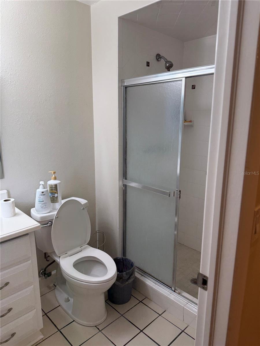 Image 12 of 17 For 706 Regency Court