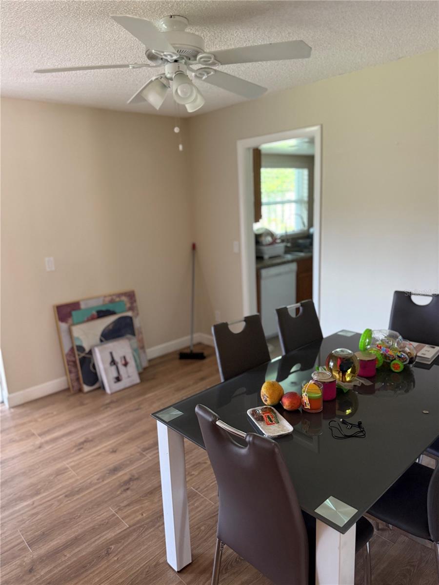 Image 5 of 17 For 706 Regency Court