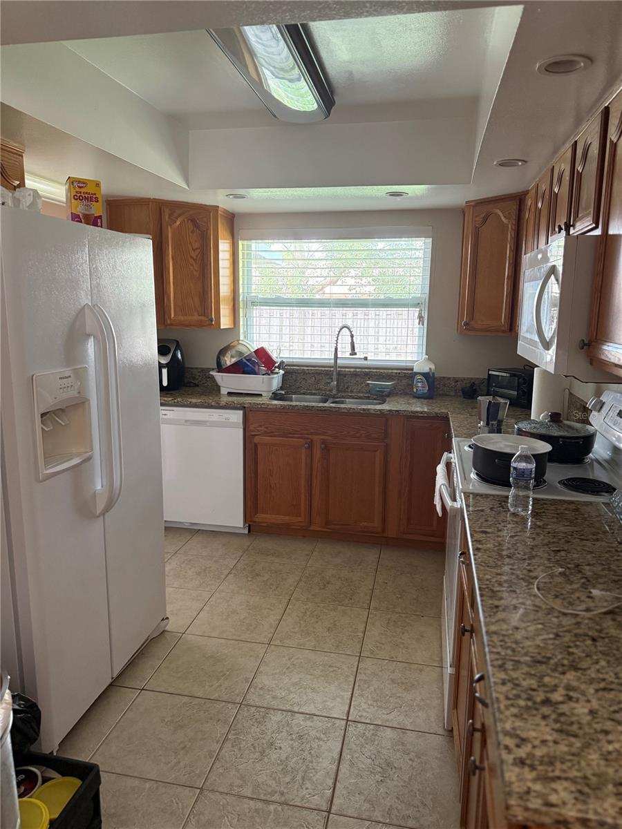 Image 9 of 17 For 706 Regency Court