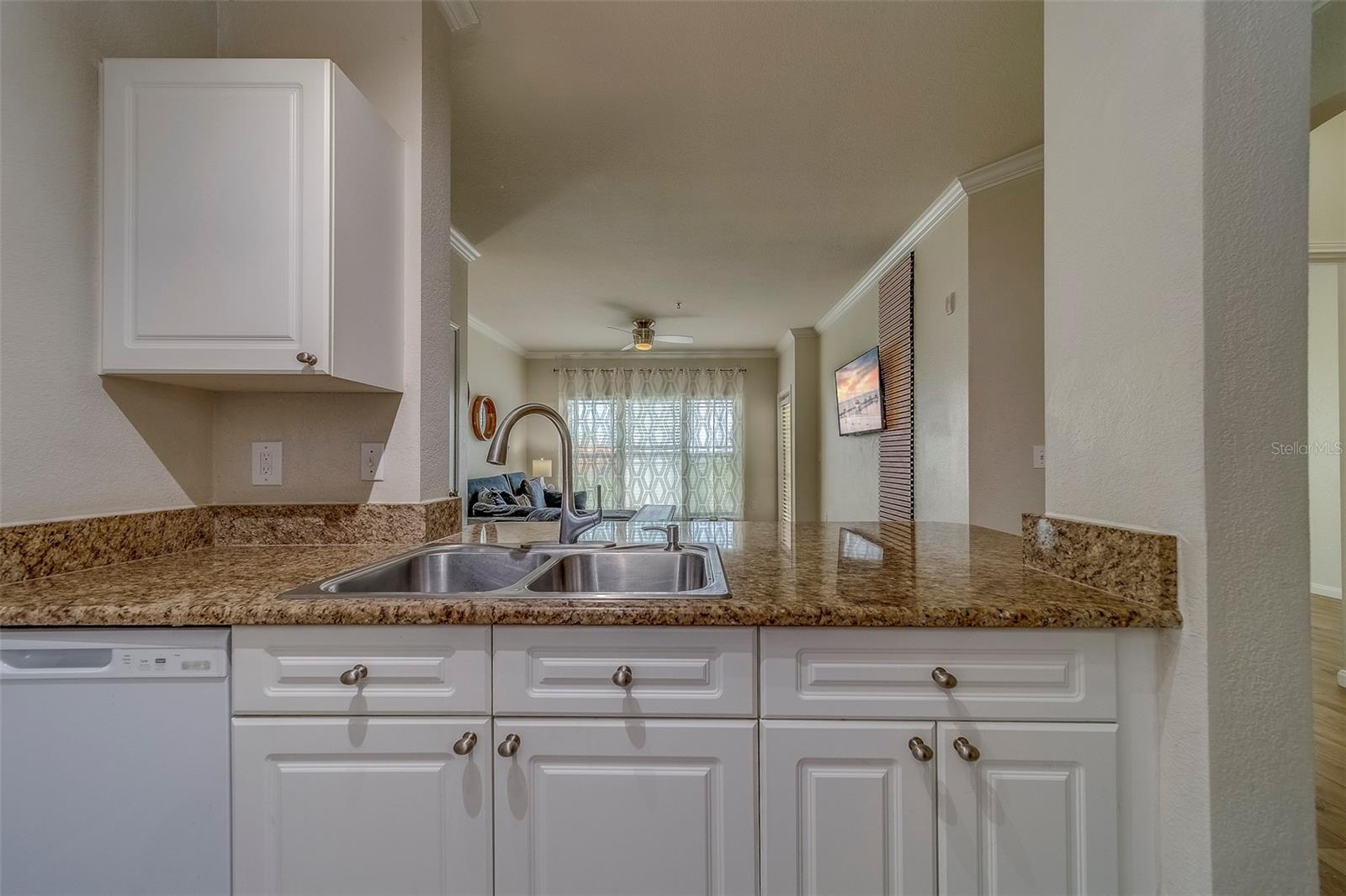 Image 13 of 41 For 1216 Missouri Avenue 308
