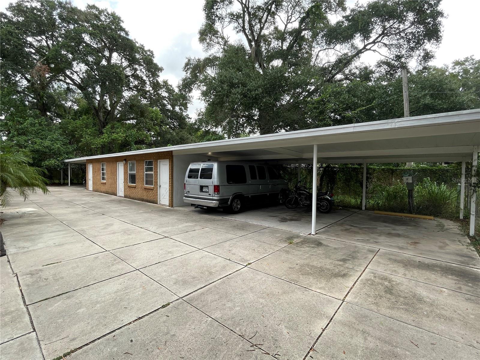 Image 16 of 17 For 4015 Seminole Avenue 4