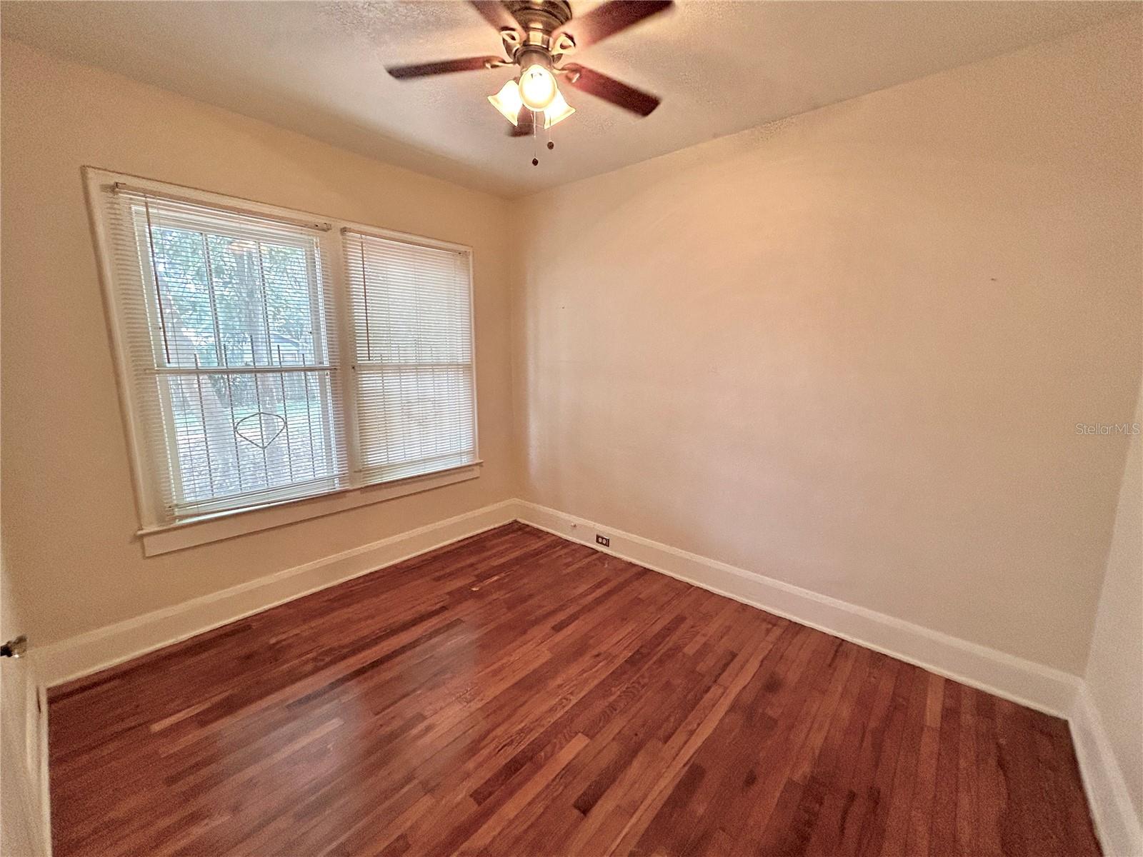 Image 9 of 17 For 4015 Seminole Avenue 4