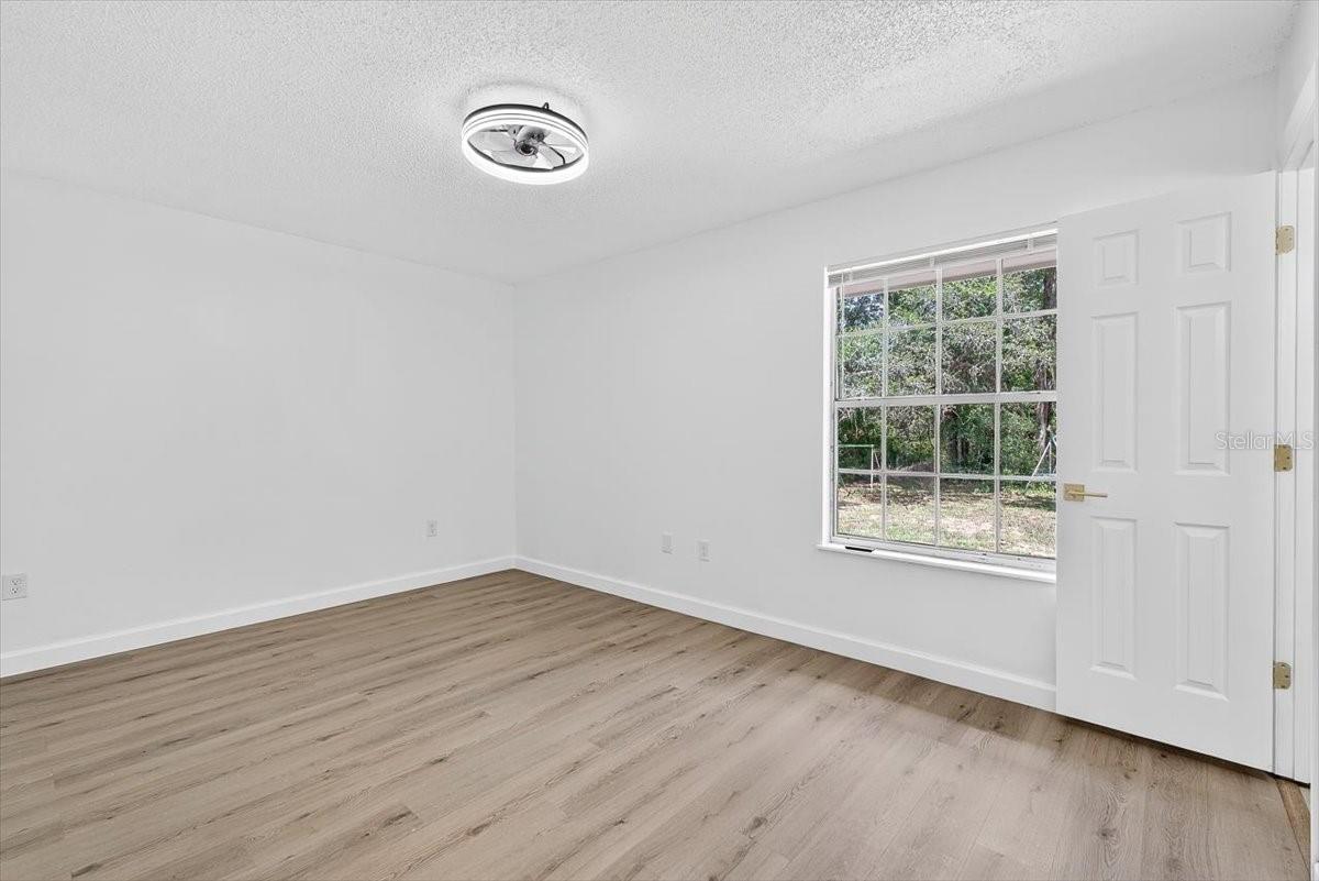 Image 21 of 31 For 830 Carnegie Drive
