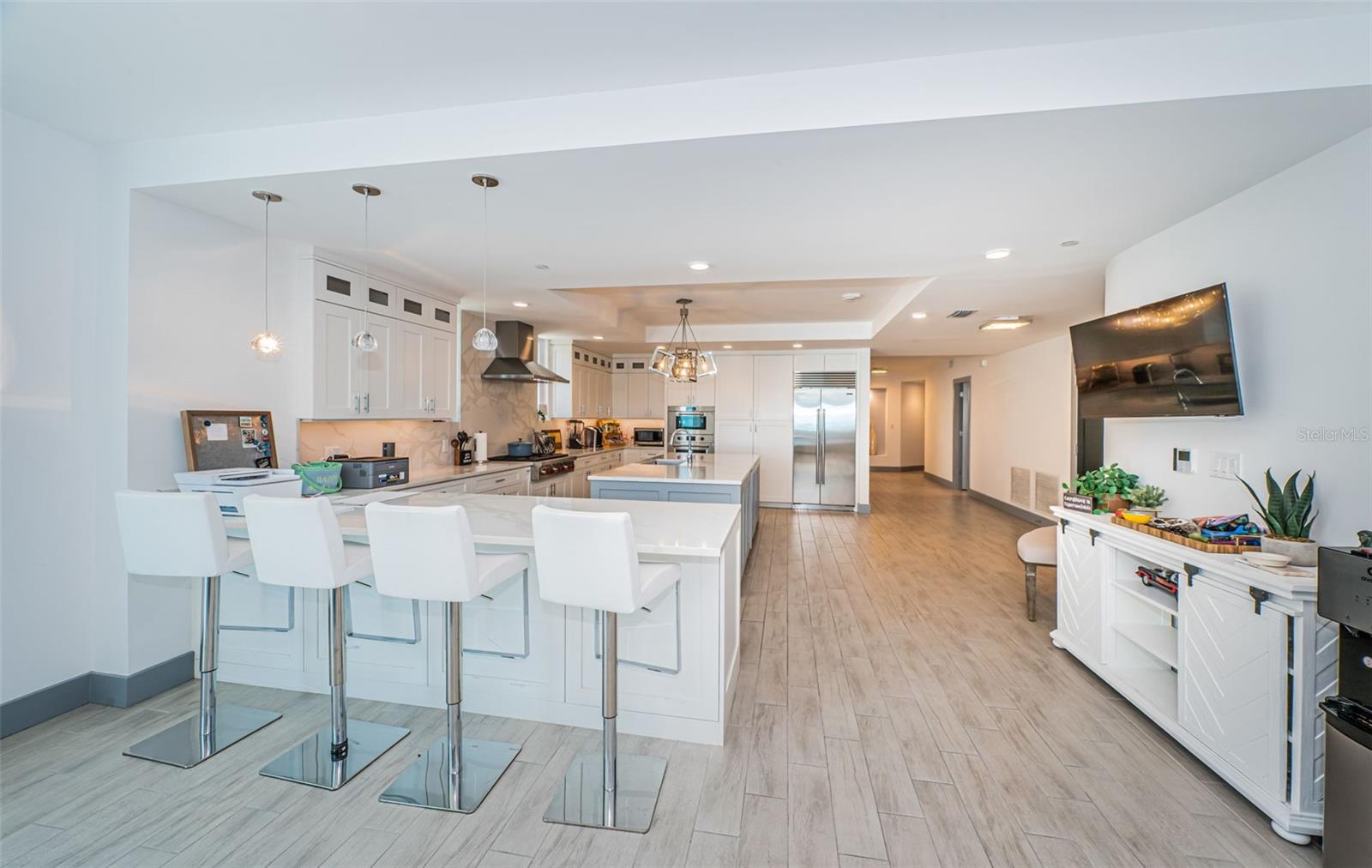Listing photo id 14 for 19816 Gulf Boulevard 502