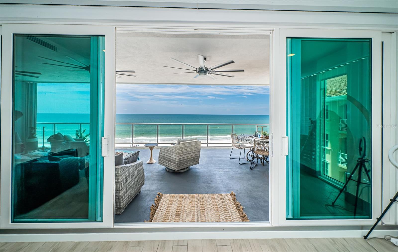 Listing photo id 22 for 19816 Gulf Boulevard 502