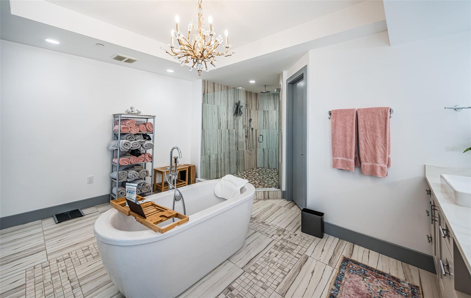 Listing photo id 26 for 19816 Gulf Boulevard 502