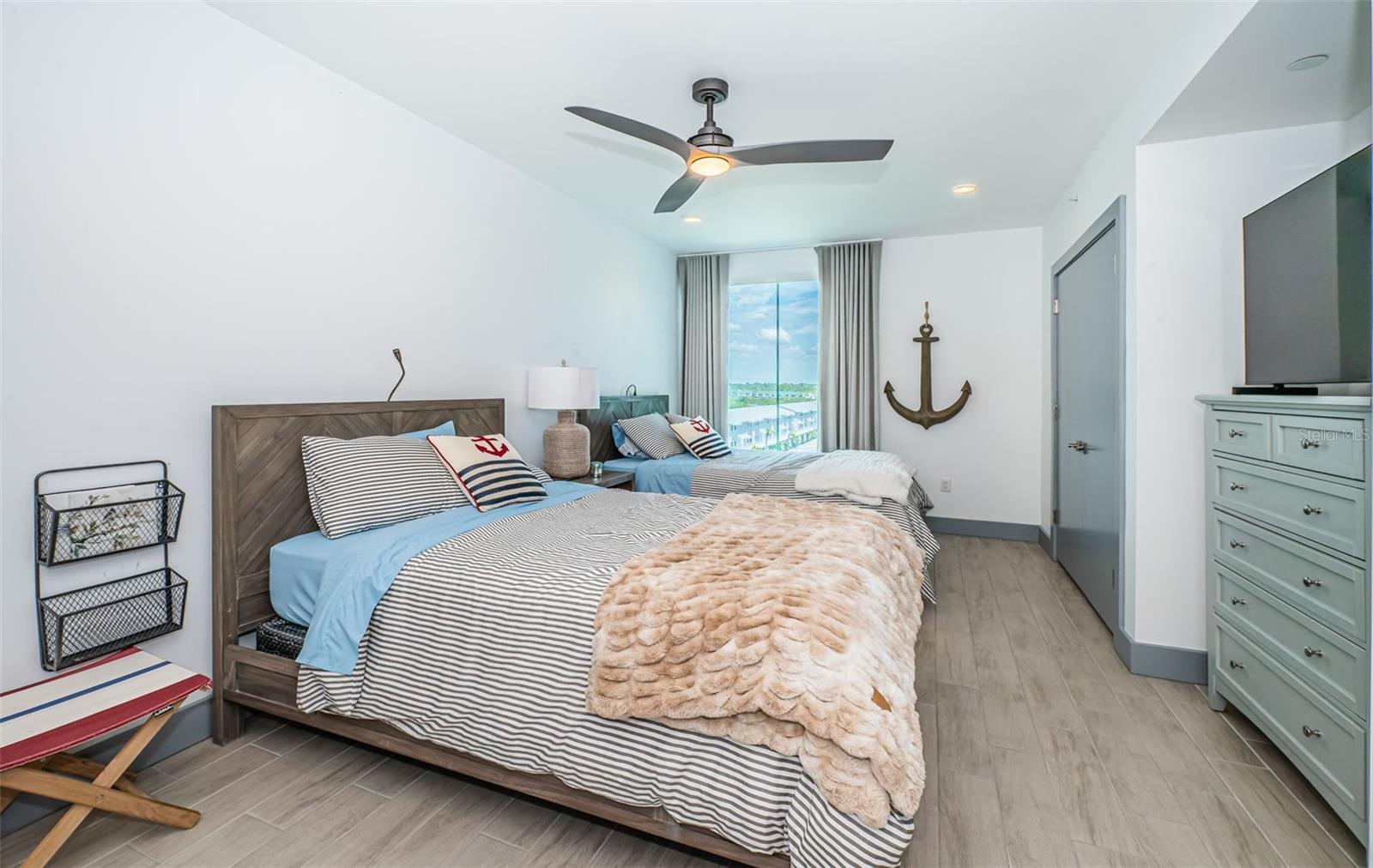 Listing photo id 33 for 19816 Gulf Boulevard 502