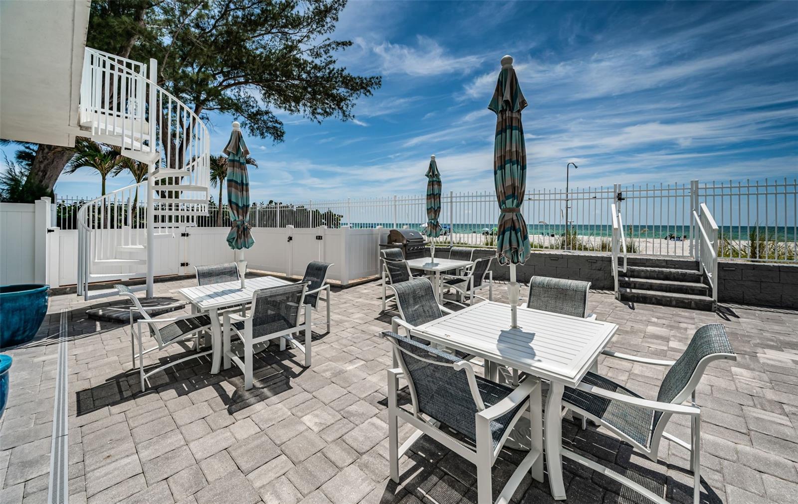 Listing photo id 44 for 19816 Gulf Boulevard 502