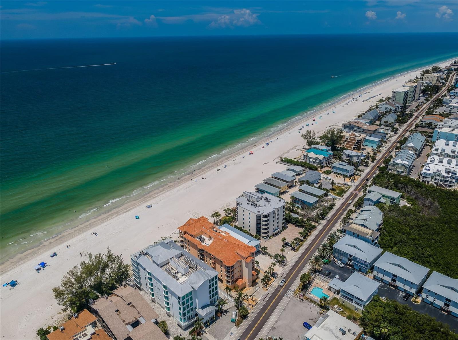 Listing photo id 47 for 19816 Gulf Boulevard 502