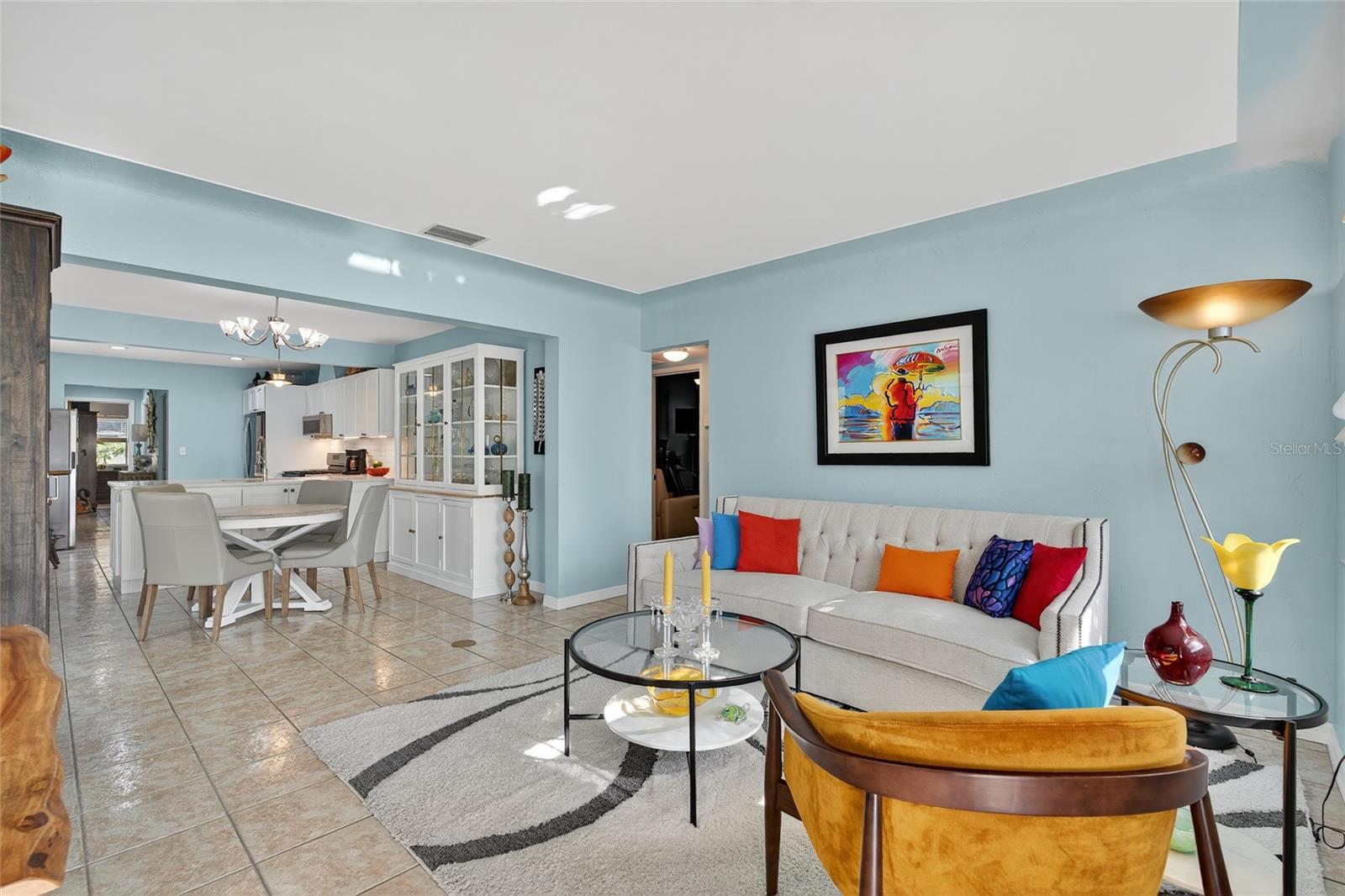 Image 3 of 33 For 921 Freemont Street S