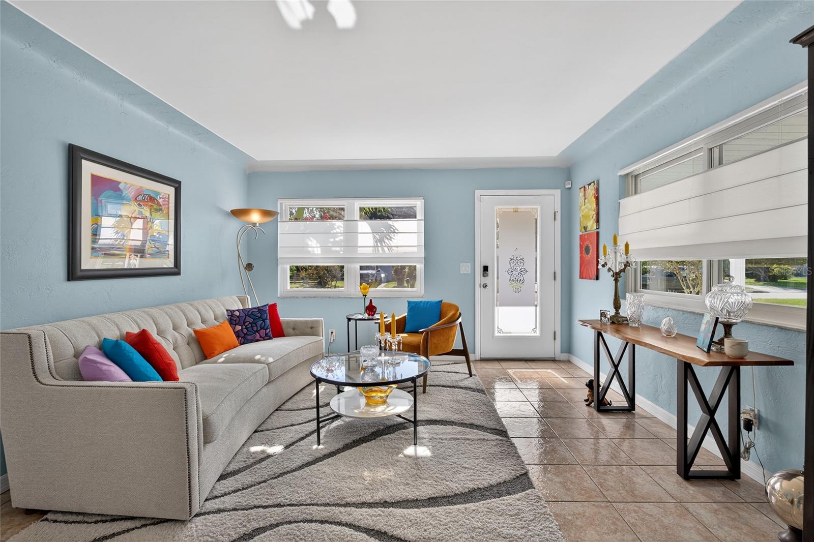 Image 4 of 33 For 921 Freemont Street S